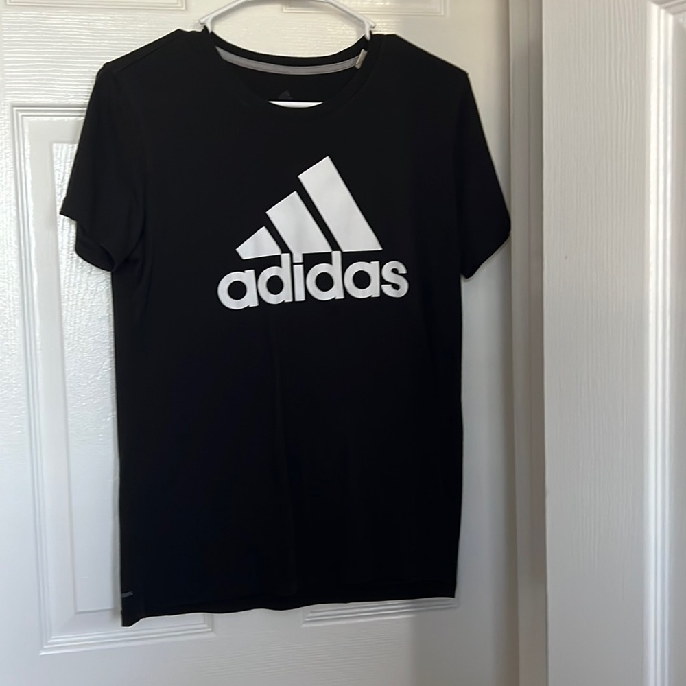 Adidas tee